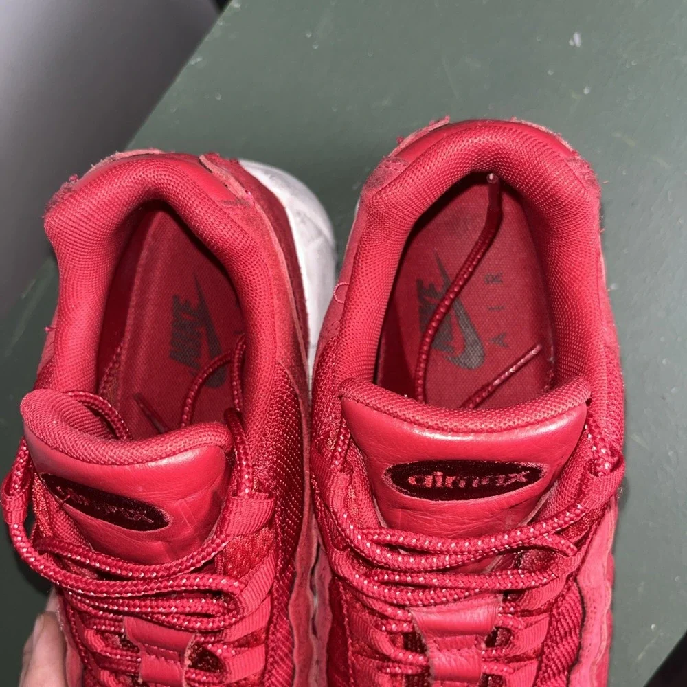 Men's 6 Womens 7.5 -‎ Nike Air Max 95 Premium Gym Red